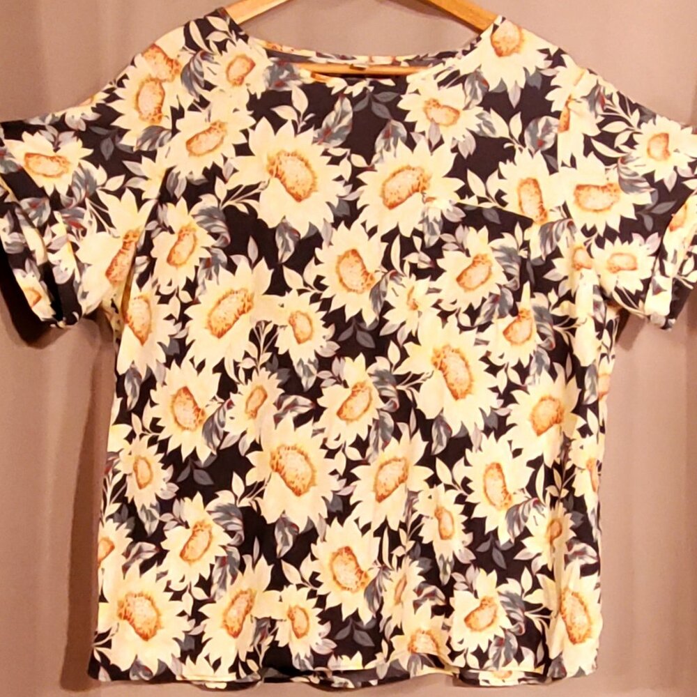 LC LAUREN CONRAD (XL Women's Multi Color Floral Blouse, Short Sleeve) New